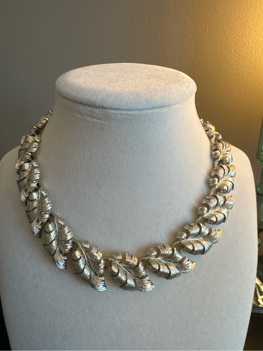 Vintage Lisner Silver Tone Feather Leaf Necklace Signed Mid Century